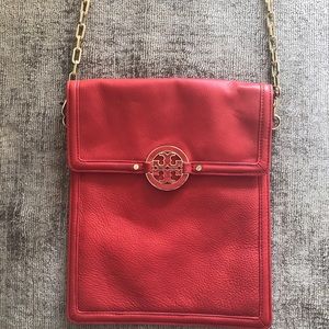 Tory Burch crossbody bag in flame red.
